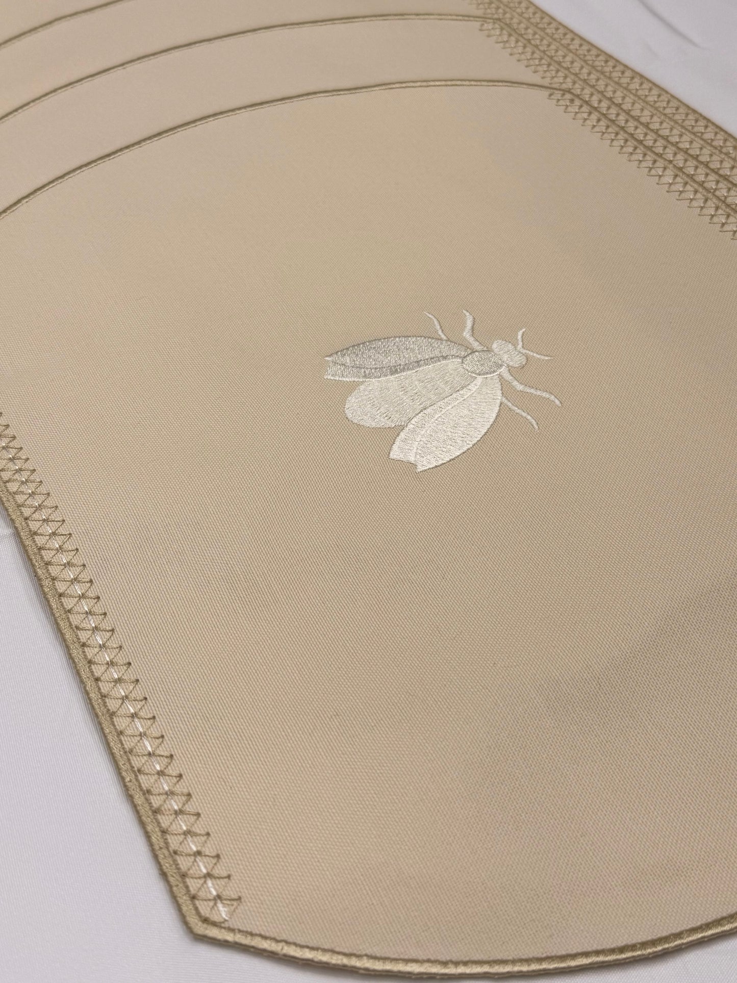 Samples Embroidered Honey Bee placemat in Dark Ivory x 4