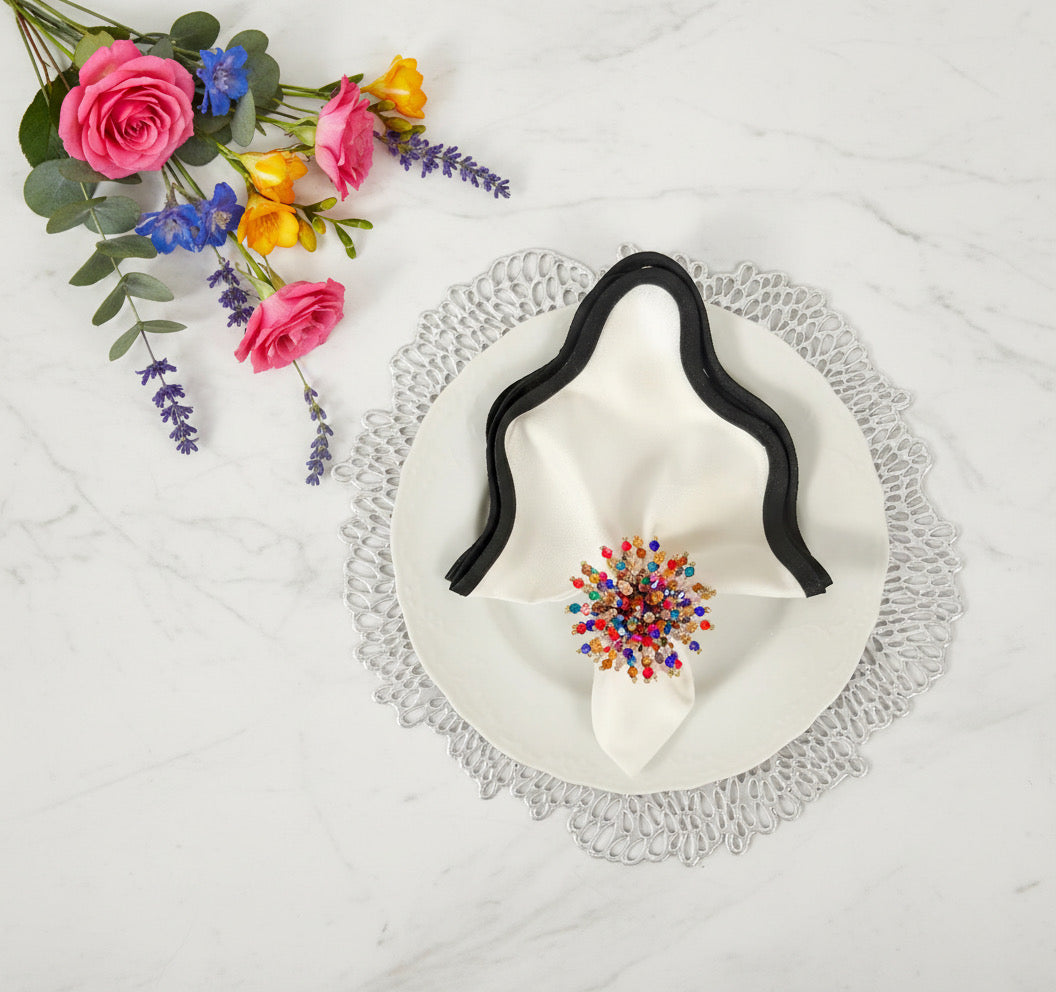 Flower Power Round Placemat in Silver, Set of 4